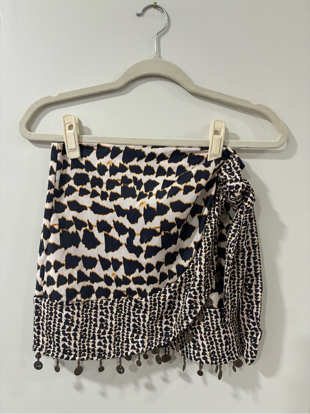 NWOT Women’s Black and Cream Animal Print Wrap Skirt